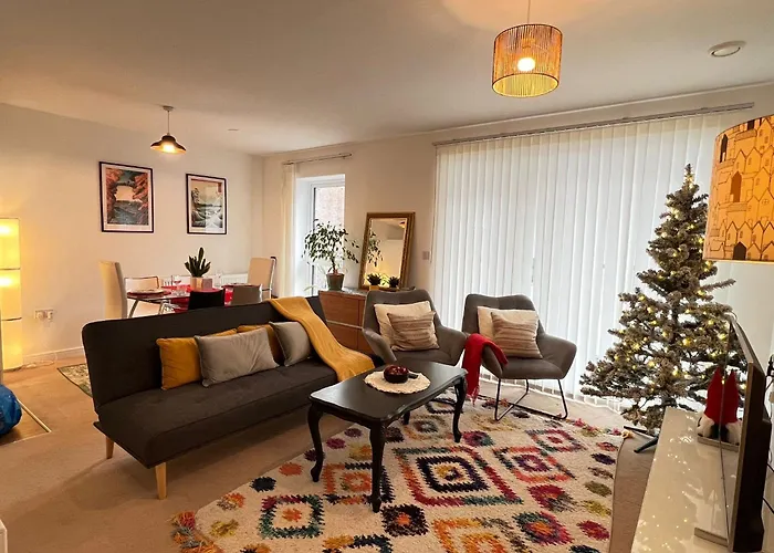 Issara Apartments 49 - Great Location & Private Parking