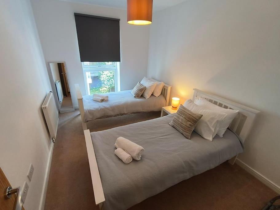 Issara 49 - Great Location & Private Parking Apartment *